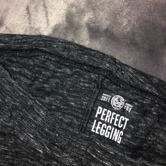 Capri Leggings - Picture 1 of 2